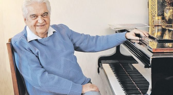 Умер Евгений Крылатов