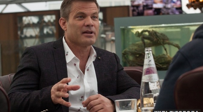 Каспер Ван Дин. Интервью со звездой «Сонной лощины» и «Звездного десанта»