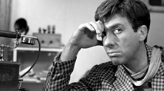 Сергею Юрскому установили памятник из песчаника