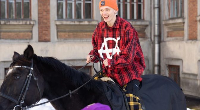 Даня Милохин отметил выпускной в сериале «Классная Катя»